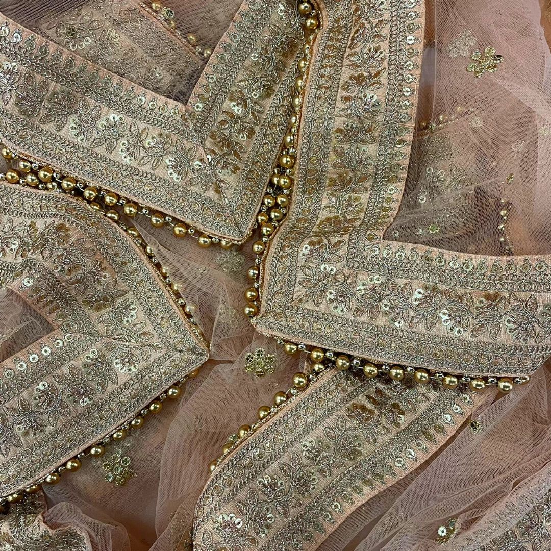 DUPATTA BAZAAR Dames geborduurd zilver net Dupatta DUPATTA BAZAAR Dames geborduurd zilver net Dupatta