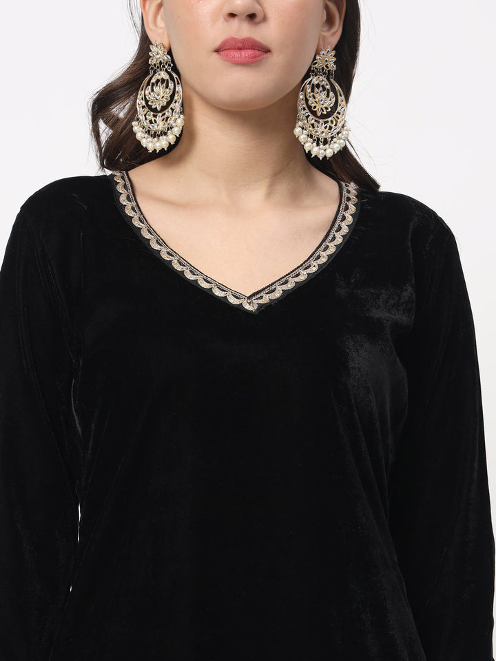 anokherang Combos Black Velvet Kurti with Brocade Pants