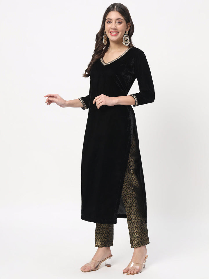 anokherang Combos Black Velvet Kurti with Brocade Pants