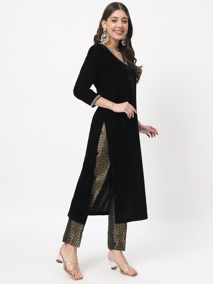 anokherang Combos Black Velvet Kurti with Brocade Pants