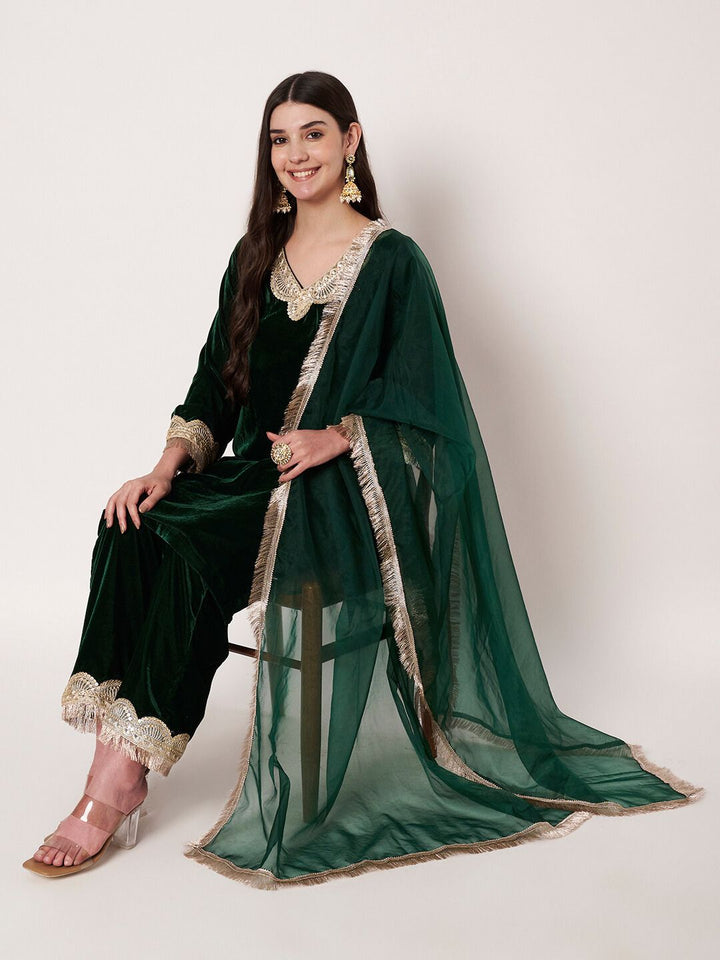 anokherang Combos Dazzling Bottle Green Velvet Straight Kurti with Pants and Organza Dupatta