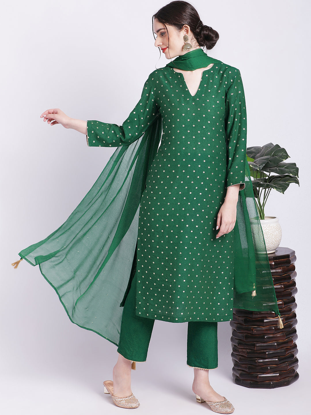 7 Types Of Kurtis To Wear With Jeans: Evergreen Styles For Women - Hiscraves