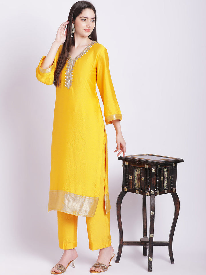 anokherang Combos Mustard Banarsi Straight Kurti with Pants