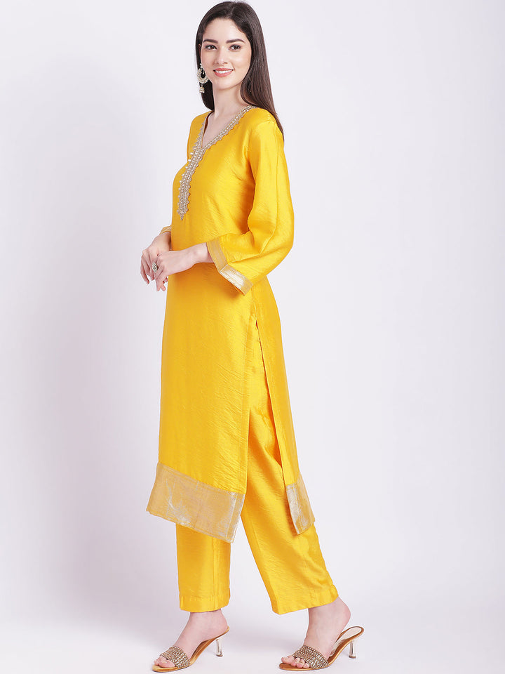 anokherang Combos Mustard Banarsi Straight Kurti with Pants