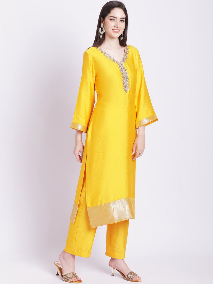 anokherang Combos Mustard Banarsi Straight Kurti with Pants