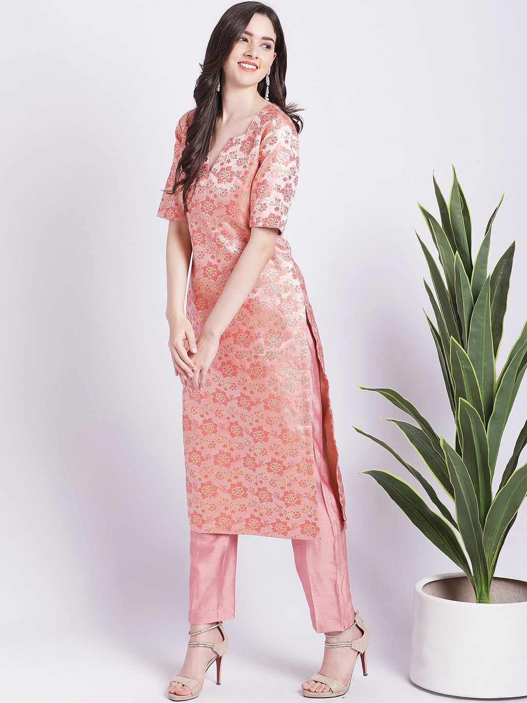 Trendy peach colour plain outfit | Simple pakistani dresses, Kurti designs  party wear, Pakistani dresses