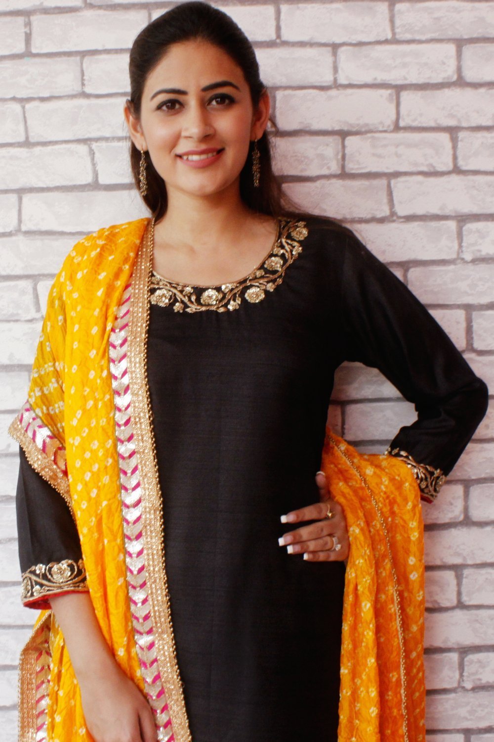 Black Suit Set Yellow Dupatta #umbrella #kurti #design #pakistani  #umbrellakurtidesignpakist… | Dress indian style, Party wear indian  dresses, Indian outfits modern