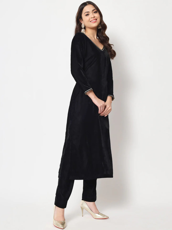 anokherang Combos Black Smiles Velvet Straight Kurti with Pants and Floral Dupatta