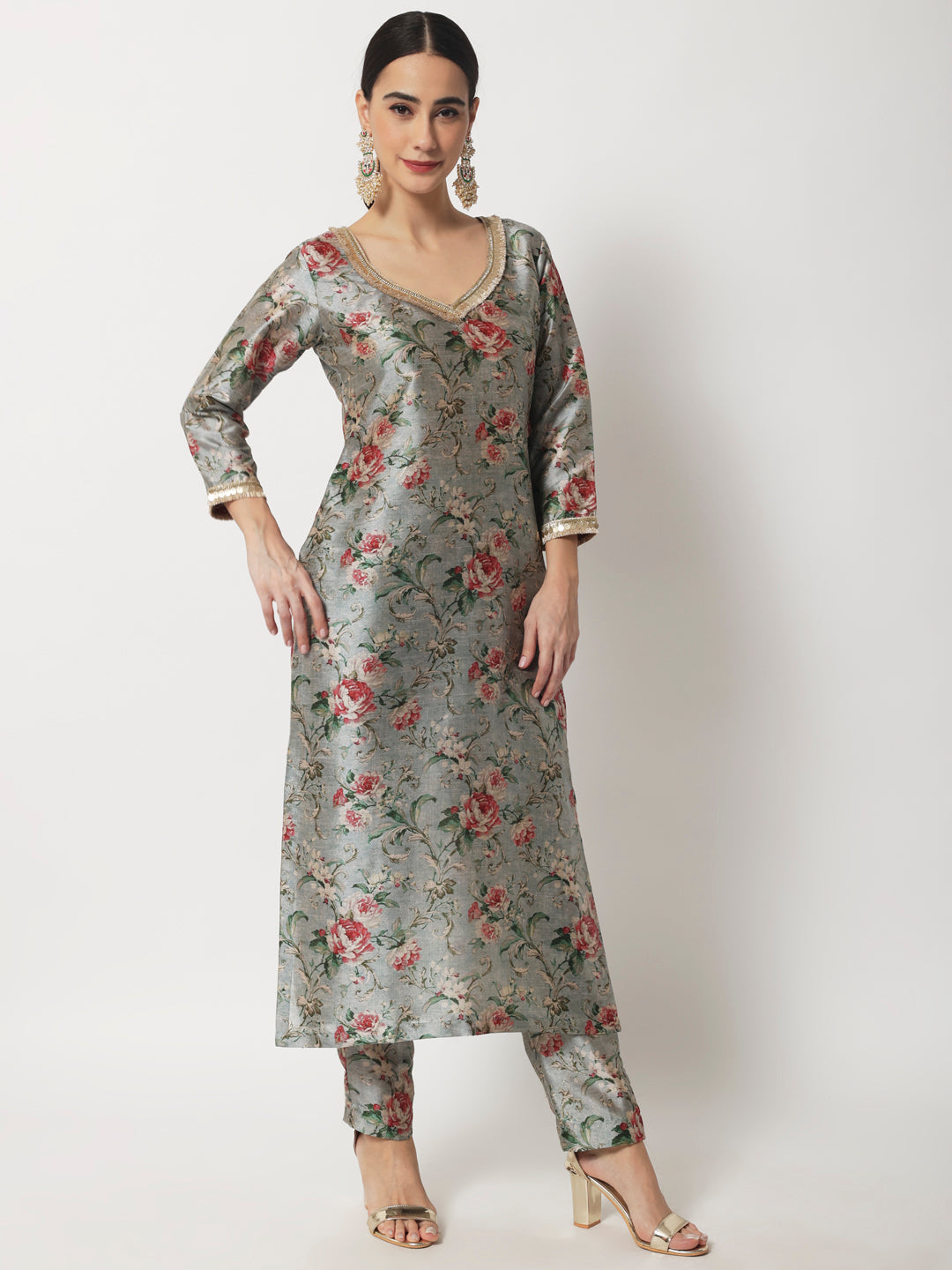 DIFFERENT STYLE PLAIN SUIT IDEAS | Silk kurti designs, Kurta designs women,  Stylish clothes for women