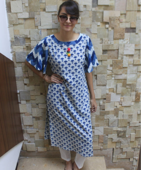 anokherang Combos Blue Parrot Straight Kurti with Straight Pants