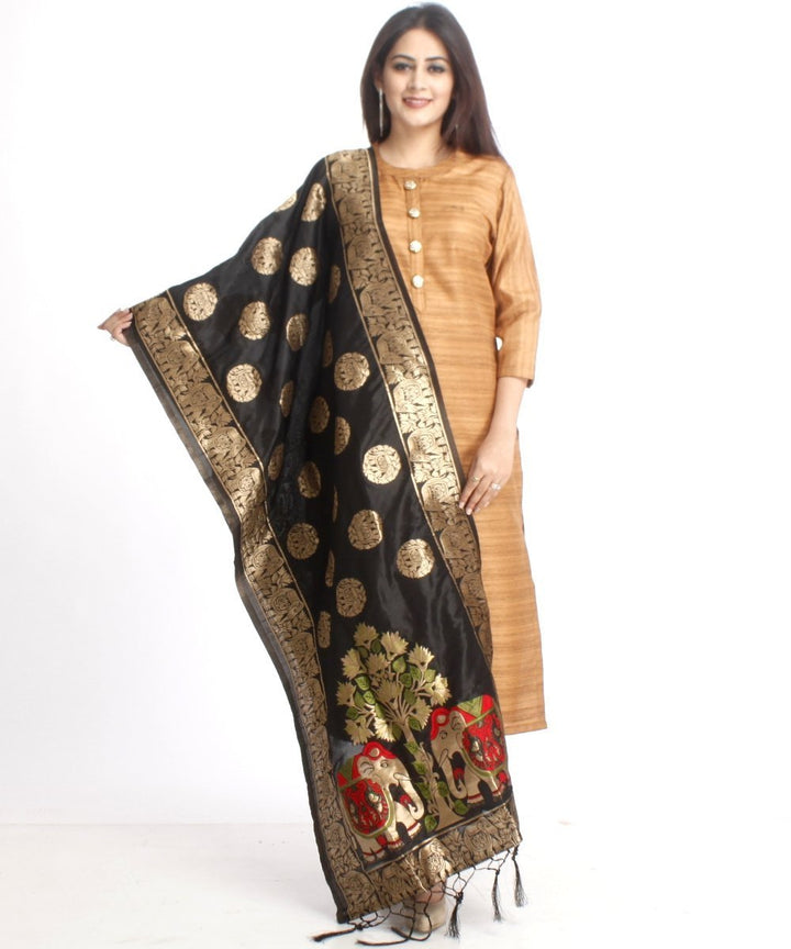 anokherang Combos Gold Kundan Silk Kurti with Straight Pants and Black Banarsi Stole