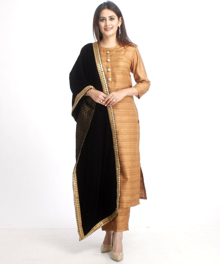 anokherang Combos Gold Kundan Silk Kurti with Straight Pants and Black Velvet and Banarsi Stole