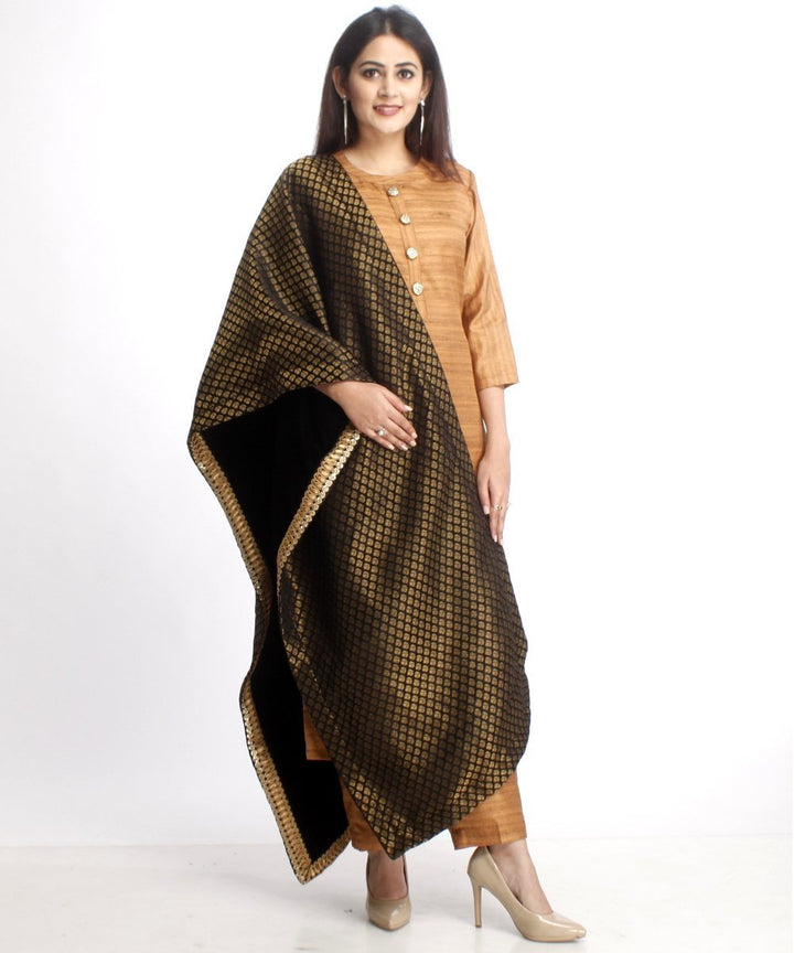 anokherang Combos Gold Kundan Silk Kurti with Straight Pants and Black Velvet and Banarsi Stole