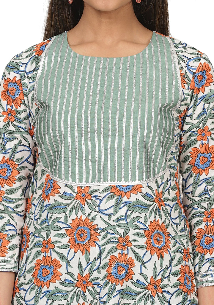 anokherang Combos Orange Flower Printed Gotta Embroidered Kurti with Straight Pants