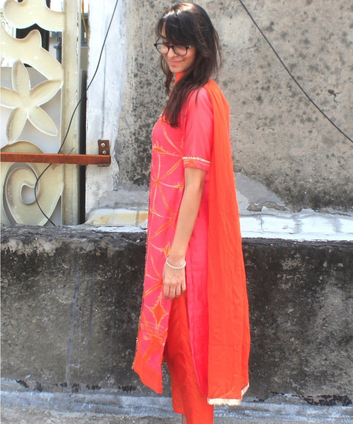 anokherang Combos Peach KumKum Shibori Straight Kurti with Pants and Chiffon Dupatta