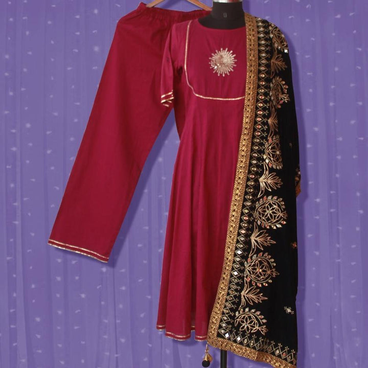 anokherang Combos Purple Flower Anarkali with Straight Palazzo and Black Mirror Work Stole