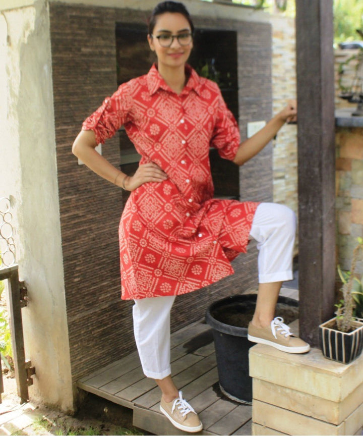 anokherang Combos Red Bandhini Short Collared Kurti with Straight Pants