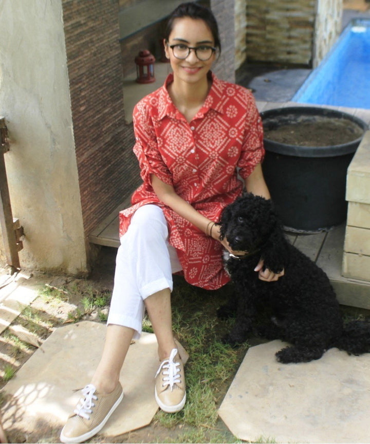 anokherang Combos Red Bandhini Short Collared Kurti with Straight Pants