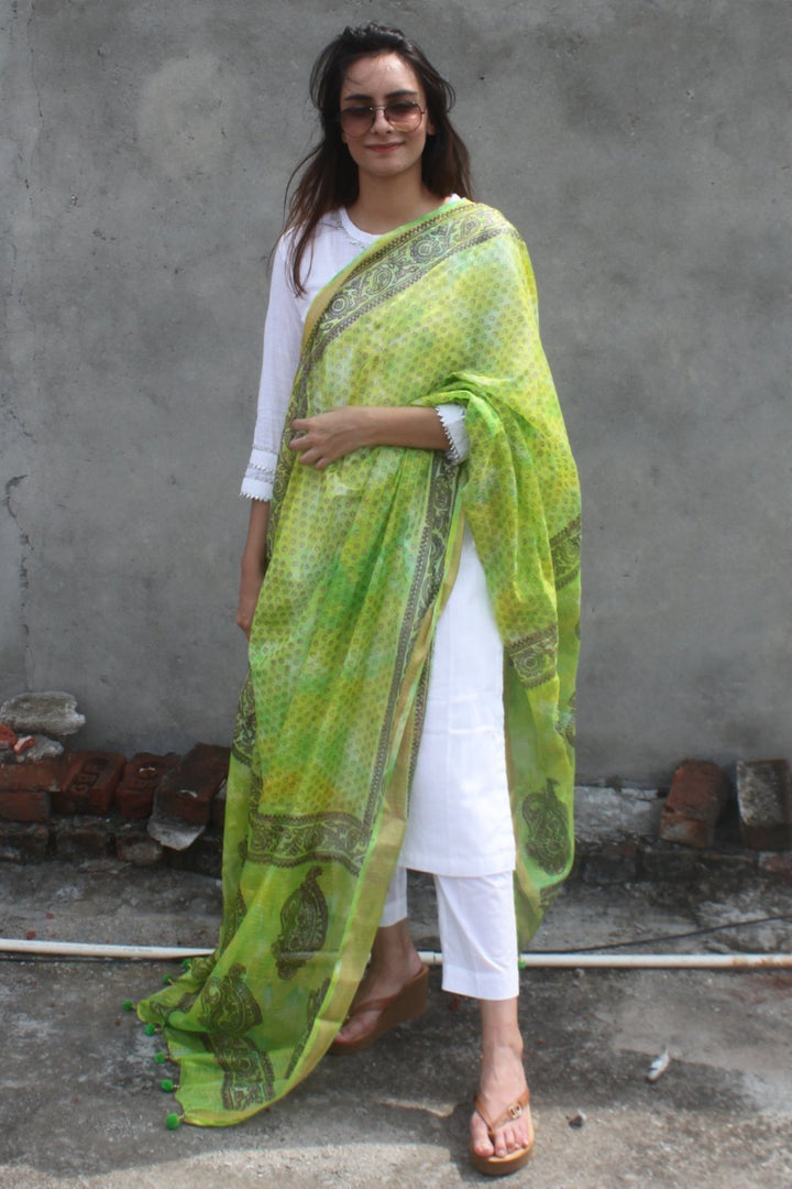anokherang Combos White Gota Kurti with Pants and Green Foil Printed Tie & Dye Dupatta