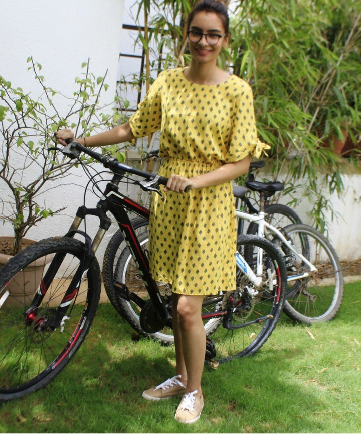 anokherang Dress Lemon Grey Knee Length Dress