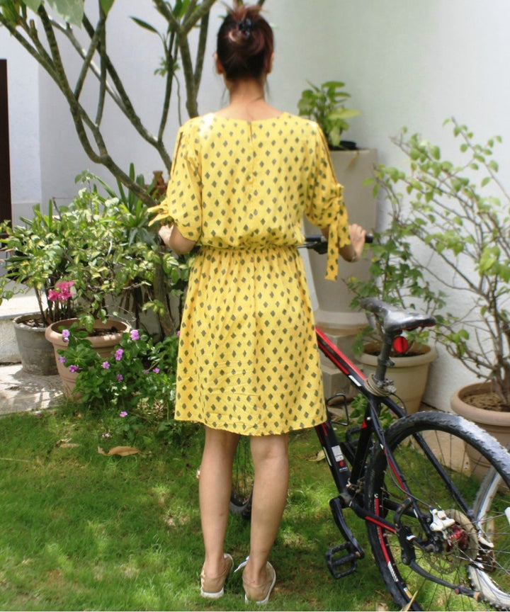 anokherang Dress Lemon Grey Knee Length Dress